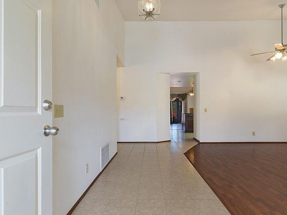 5th image of 13418 Bavarian Dr