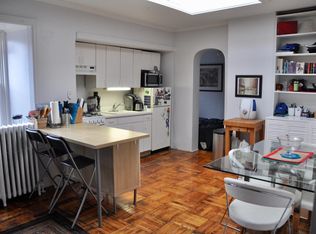 2011 Delancey St APT 4R, Philadelphia, PA 19103