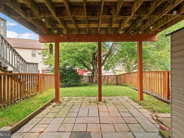 8 Wessex Ct — Photo 36