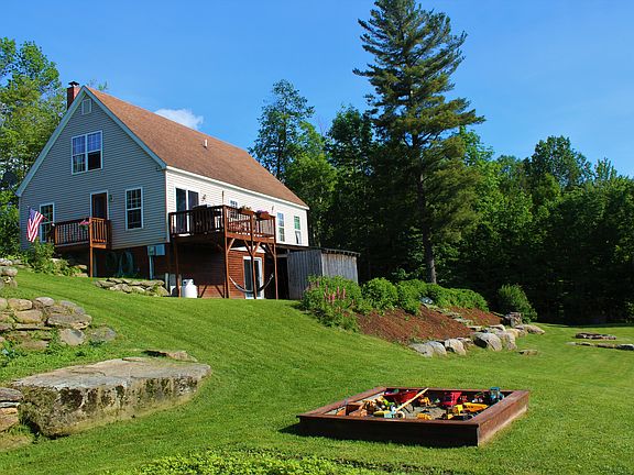 Large, family-friendly lawn