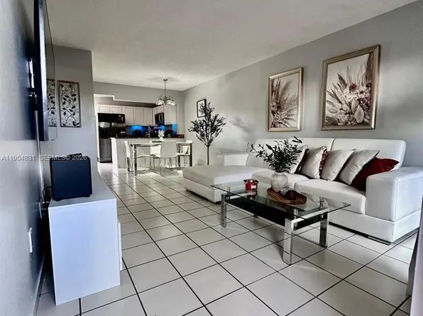 15645 SW 82nd Circle Ln #5-7, Miami, FL 33193