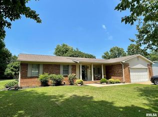 17 Crestview Dr, Metropolis, IL 62960