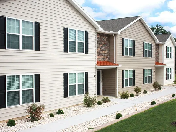 12 Red Cedar Ln #12, Hanover, PA 17331