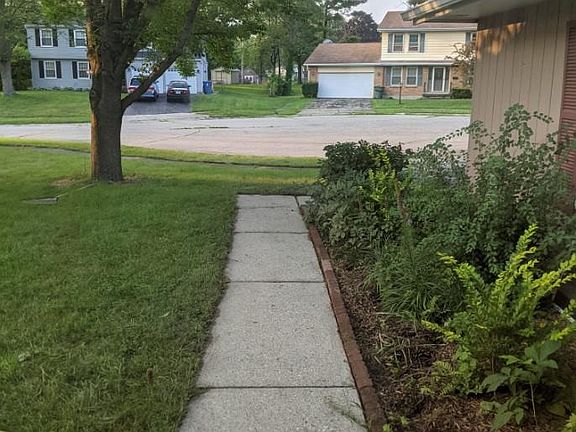 2nd image of 4940 Wildoak Ct