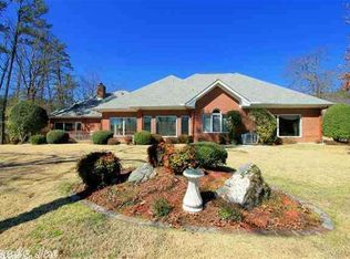 15 Loyola Pl, Hot Springs Village, AR 71909