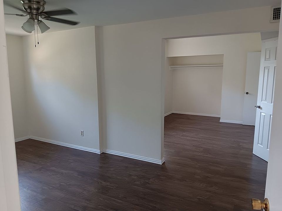 Master bedroom / and extra room