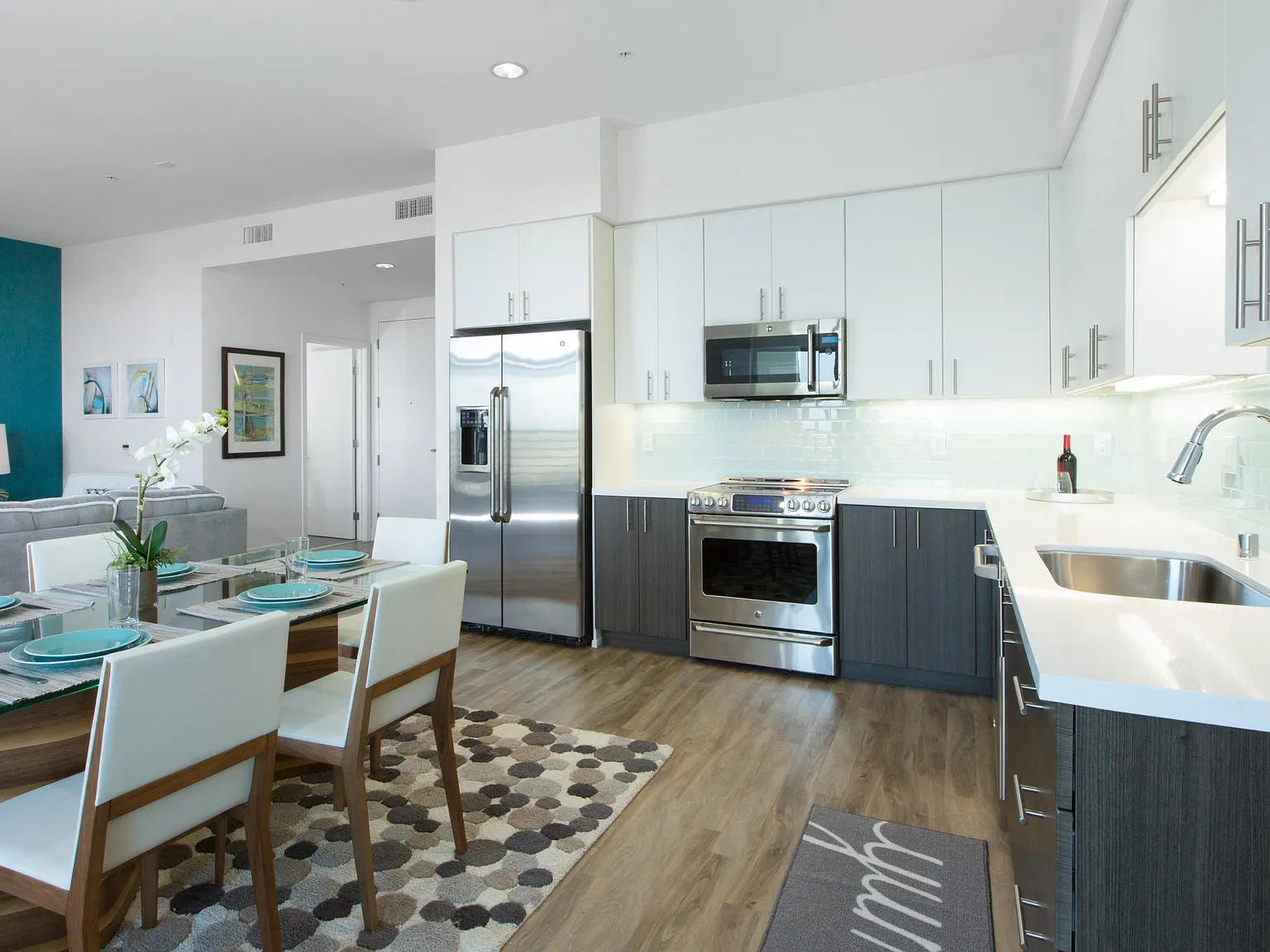 Loft House Apartments — Photo 4