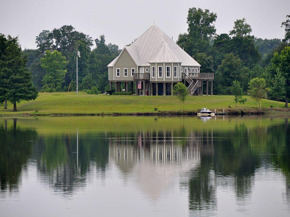 Custom home on AL River 