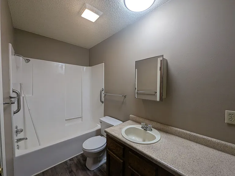 Remodeled AND Affordable Heber Springs Apartments. — Photo 10