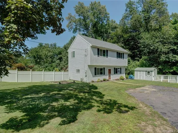 16 Norton Place, Plainville, CT 06062