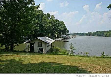 1st image of 407 Paradise Cir