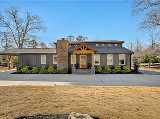 918 Pine Cir, Woodstock, GA 30189