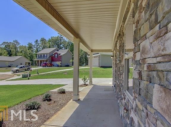 2nd image of 613 Stevens Pl #193