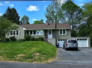 13 Colony Cir, Camillus, NY 13031