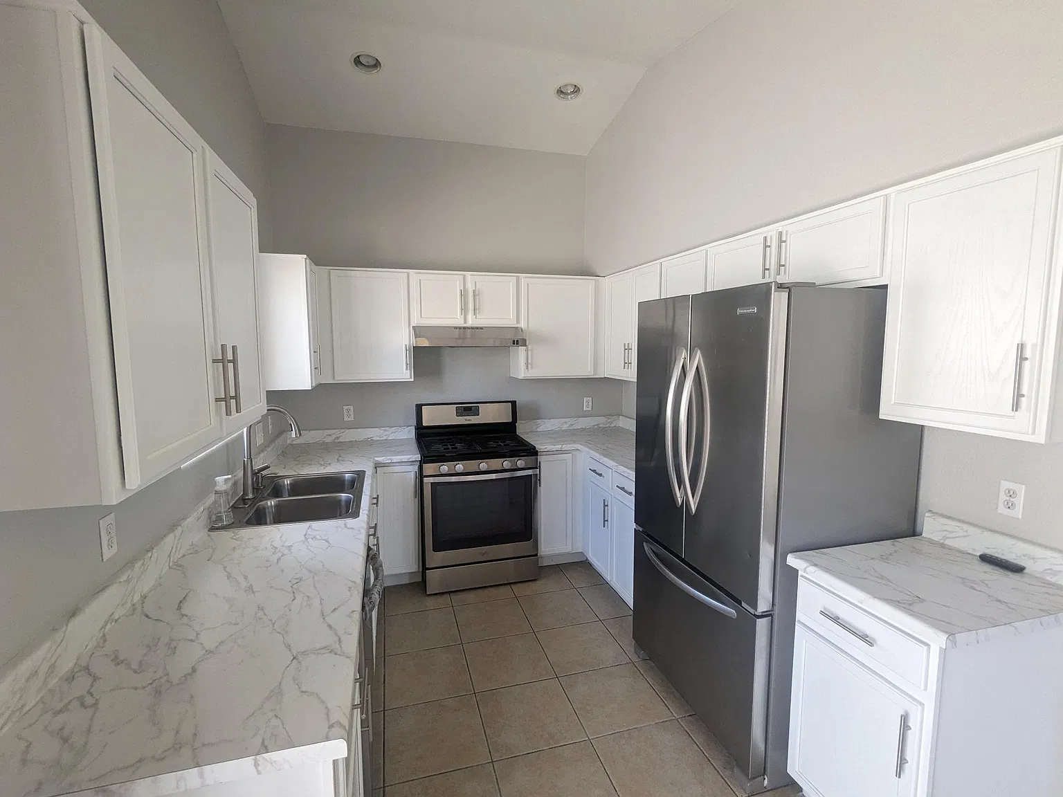 4 bed, 1329 sqft, $1,850 — Photo 2