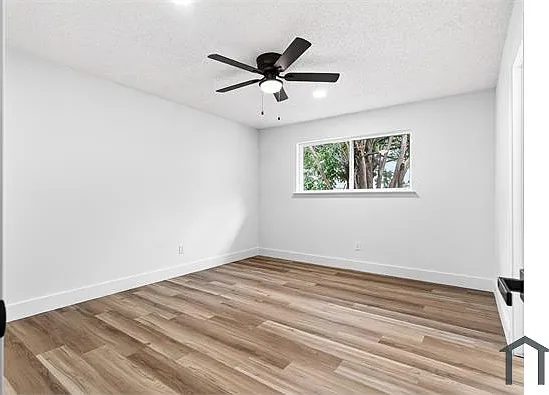 501 McCurdy St — Photo 7