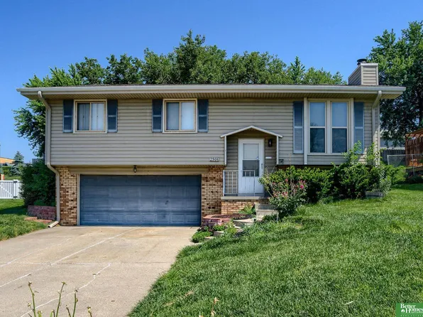 2906 Jack Pine St, Bellevue, NE 68123