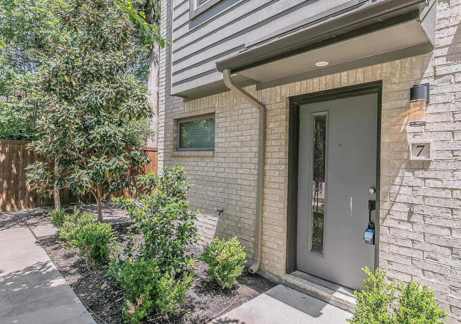 Move in Special $650.00 off of first months rent! Alta Vista West community, three story townhome... — Photo 1