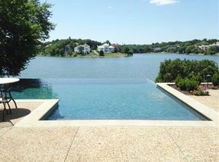 541 NE Shoreline Pl, Lees Summit, MO 64064