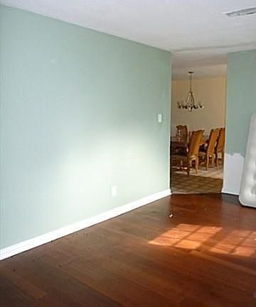 4th image of 2101 Kent Dr