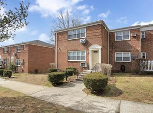 22901 Grand Central Pkwy #B, Oakland Gardens, NY 11364