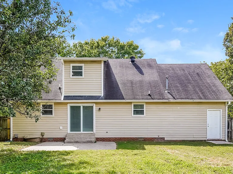 1506 Ashlawn Dr — Photo 17