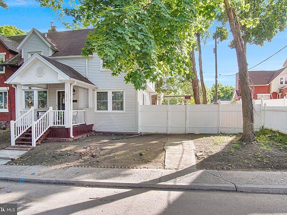 3rd image of 1516 S 12th St