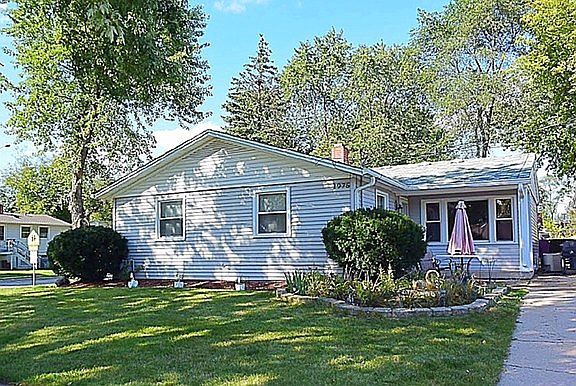 2nd image of 1975 Bristol Ln