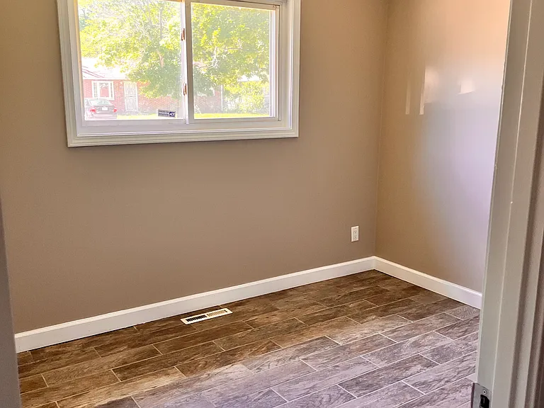 1053 Stevenson St — Photo 3