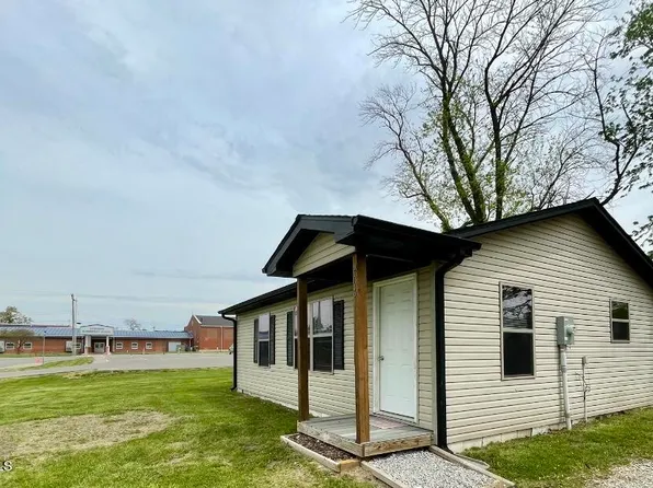 206 S Walker St, Sturgeon, MO 65284