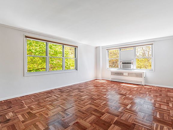 4th image of 3935 Blackstone Ave APT 3C