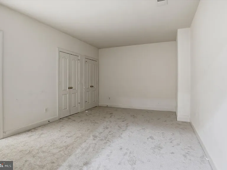 23059 Bronstein Ln — Photo 65