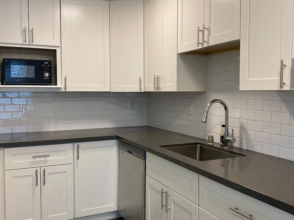 1st image of 70 Lausanne Ave #2