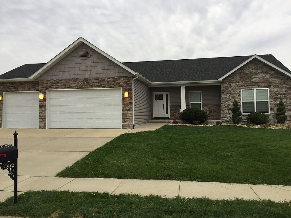 1st image of 132 Oakshire Dr W