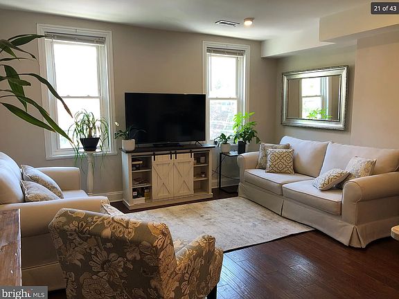 5th image of 2312 Fitzwater St #B