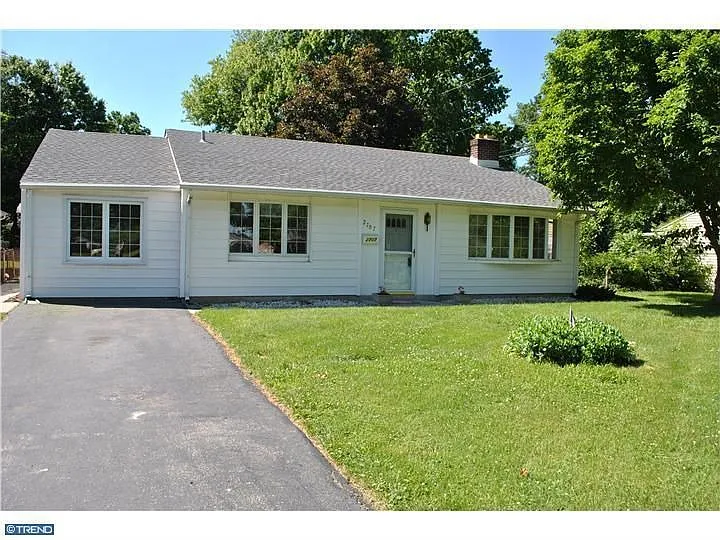 2707 Green St photo 1