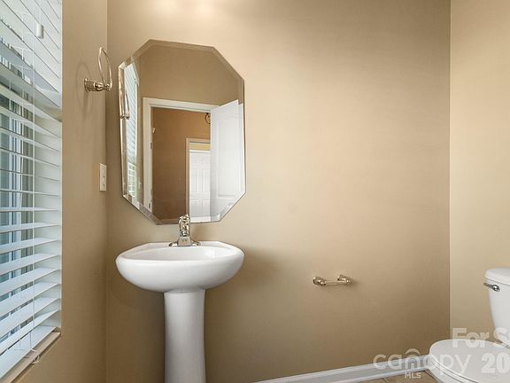 5th image of 1491 Hyacinthia Ln