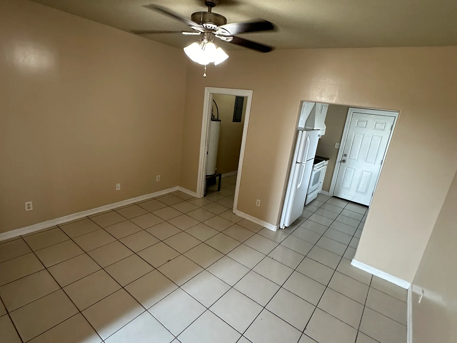 2 bed, 1.5 bath, 1054 sqft, $925 — Photo 4