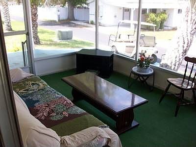 3rd image of 6 Great Oak Dr