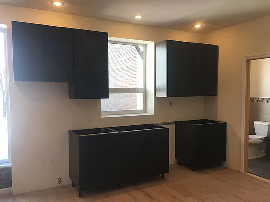 Rented by Grand & Co. | media 21