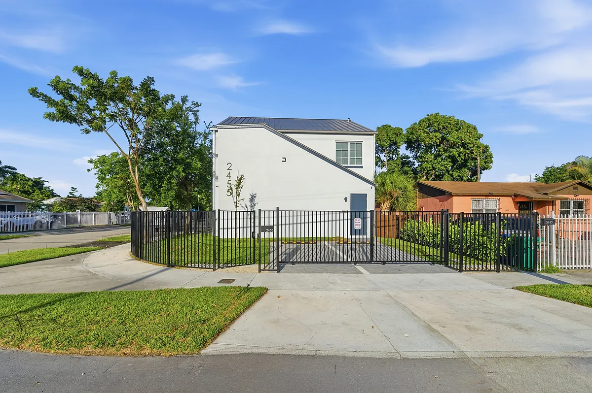 Building Photo - 2455 NW 13th Ave