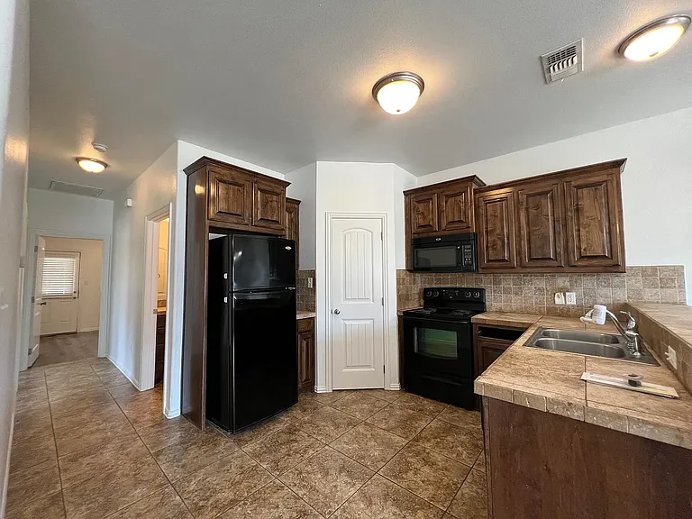 1825 N Paddock St — Photo 6