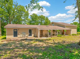 1644 E 800th Rd, Lawrence, KS 66049