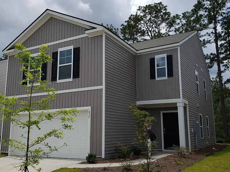 435 Coconut Dr — Photo 1