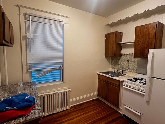 2nd image of 137 Dana Ave APT 1R