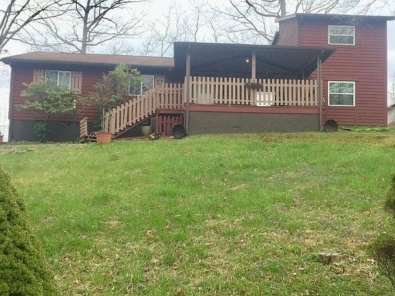 3rd image of 418 Ashley Ln