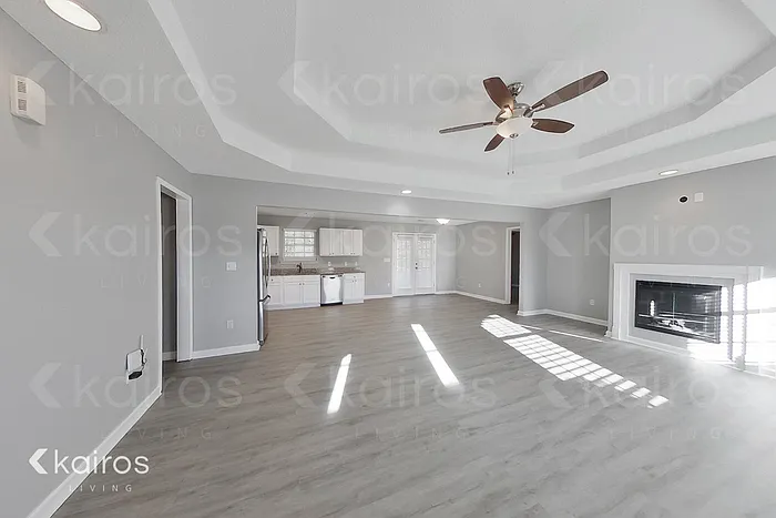 3 bed, 2.5 bath, 2316 sqft, $2,265 — Photo 2