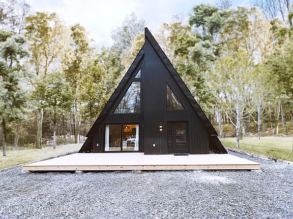 3rd image of 238 Grist Mill Road