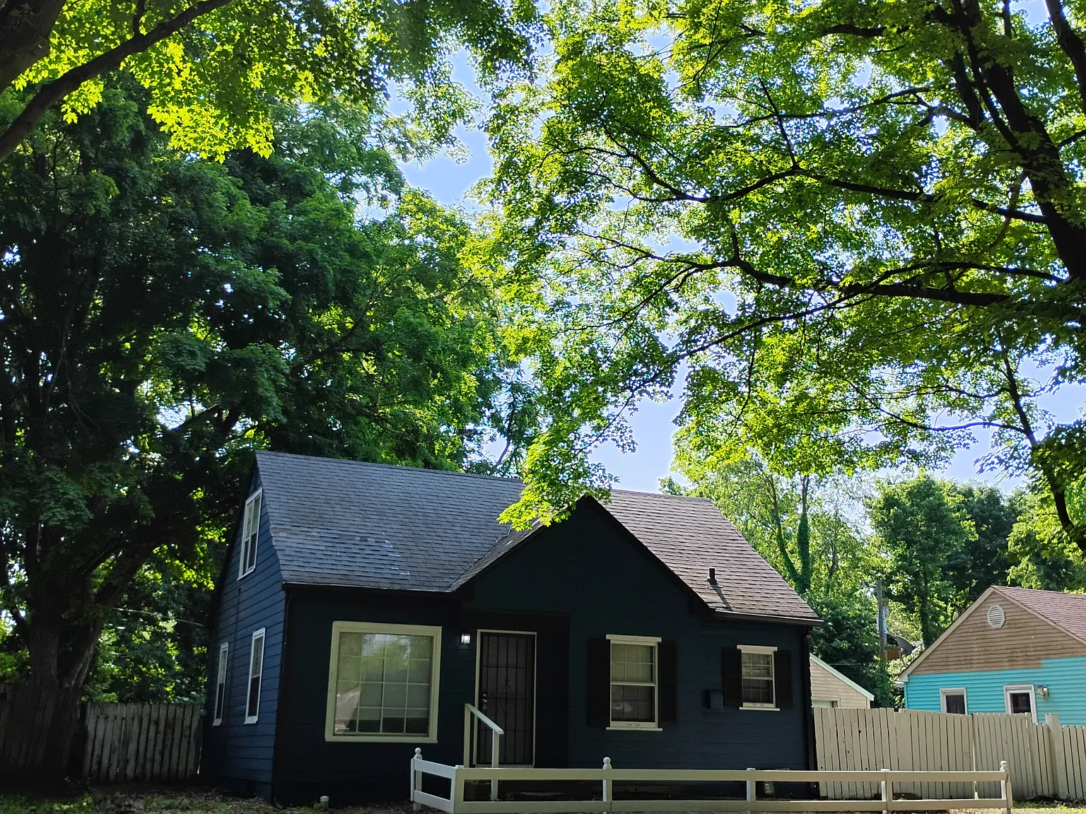 3 bed, 1200 sqft, $1,550 — Photo 2