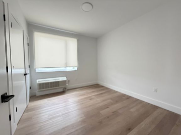 3rd image of 36 Madison St #403